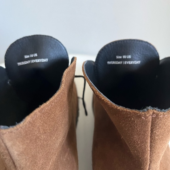THURSDAY Everyday Scout Men’s Chukka Suede Boots Size 10 main image 5